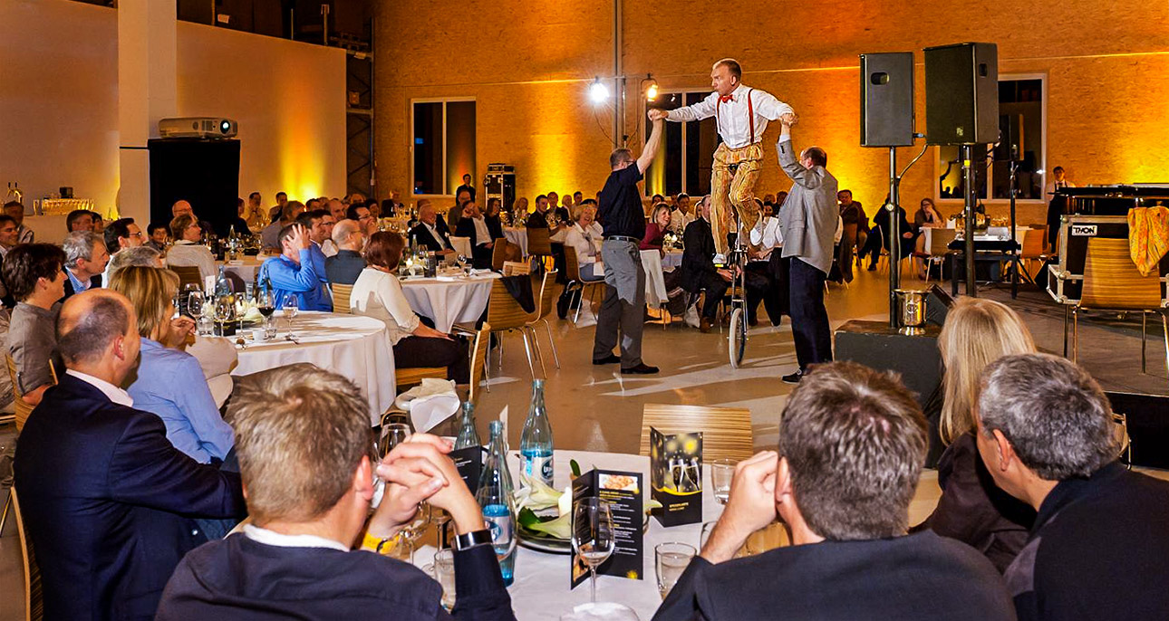 Entertainer bei Firmenfeier mit Comedy Show